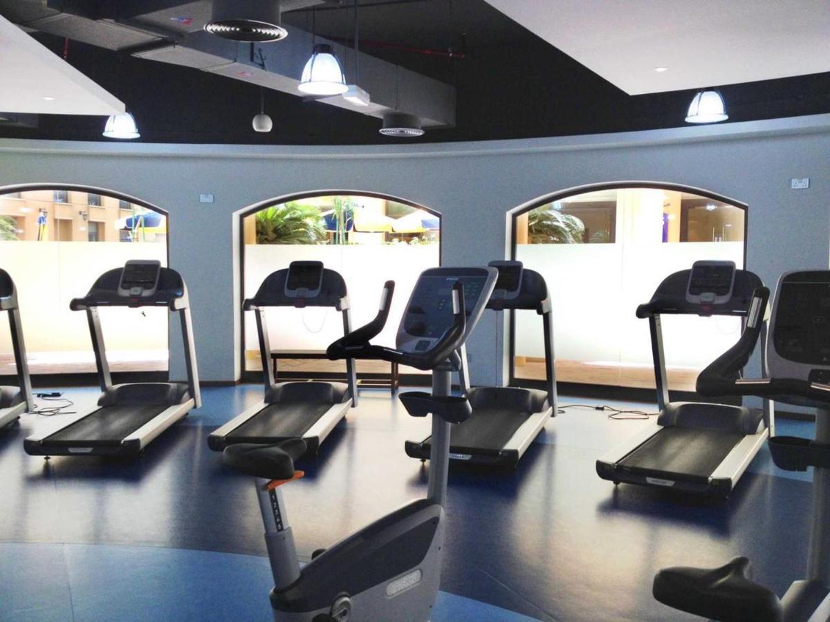 Alphatel Beach Hostel Jbr Дубай Екстериор снимка
