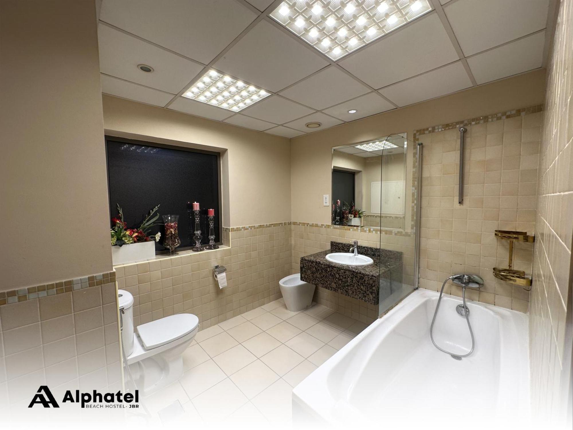 Alphatel Beach Hostel Jbr Дубай Екстериор снимка