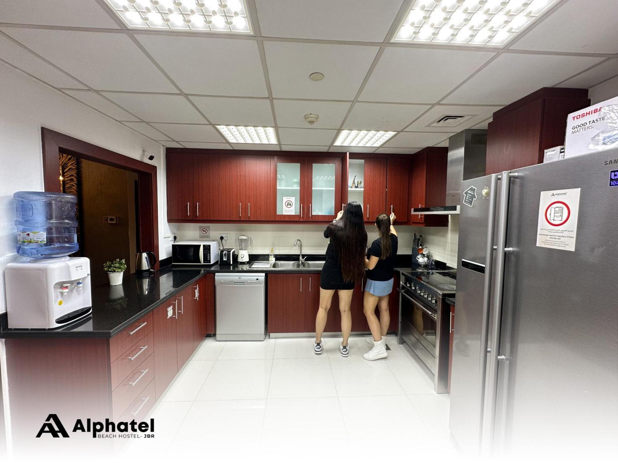Alphatel Beach Hostel Jbr Дубай Екстериор снимка